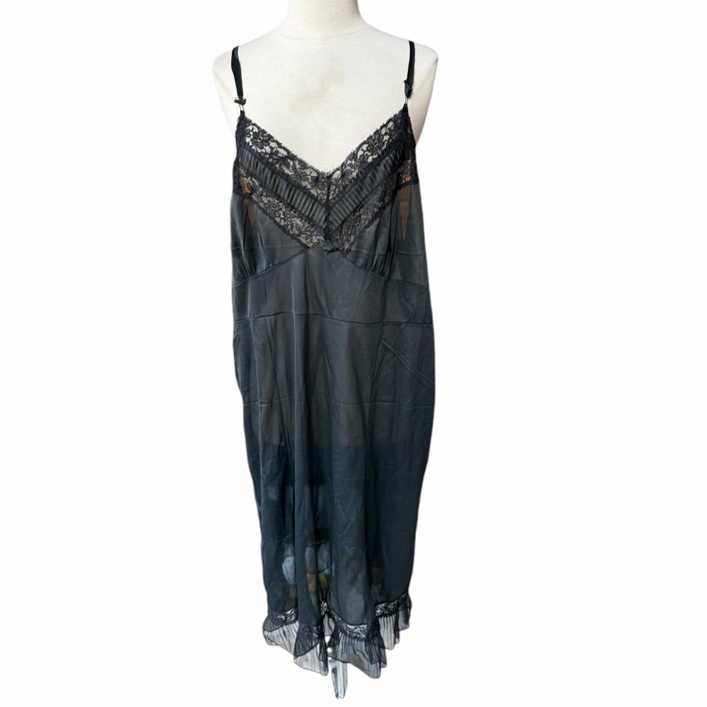 1950s/60s Black Nylon Semi-Sheer V-Lace Inset Ruffled Hem Adjustable Straps Slip